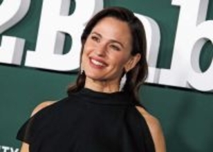 セレブと西海岸カーライフ！【ジェニファー・ガーナー】は、ゆったり乗れる家族が喜ぶクルマ選び！