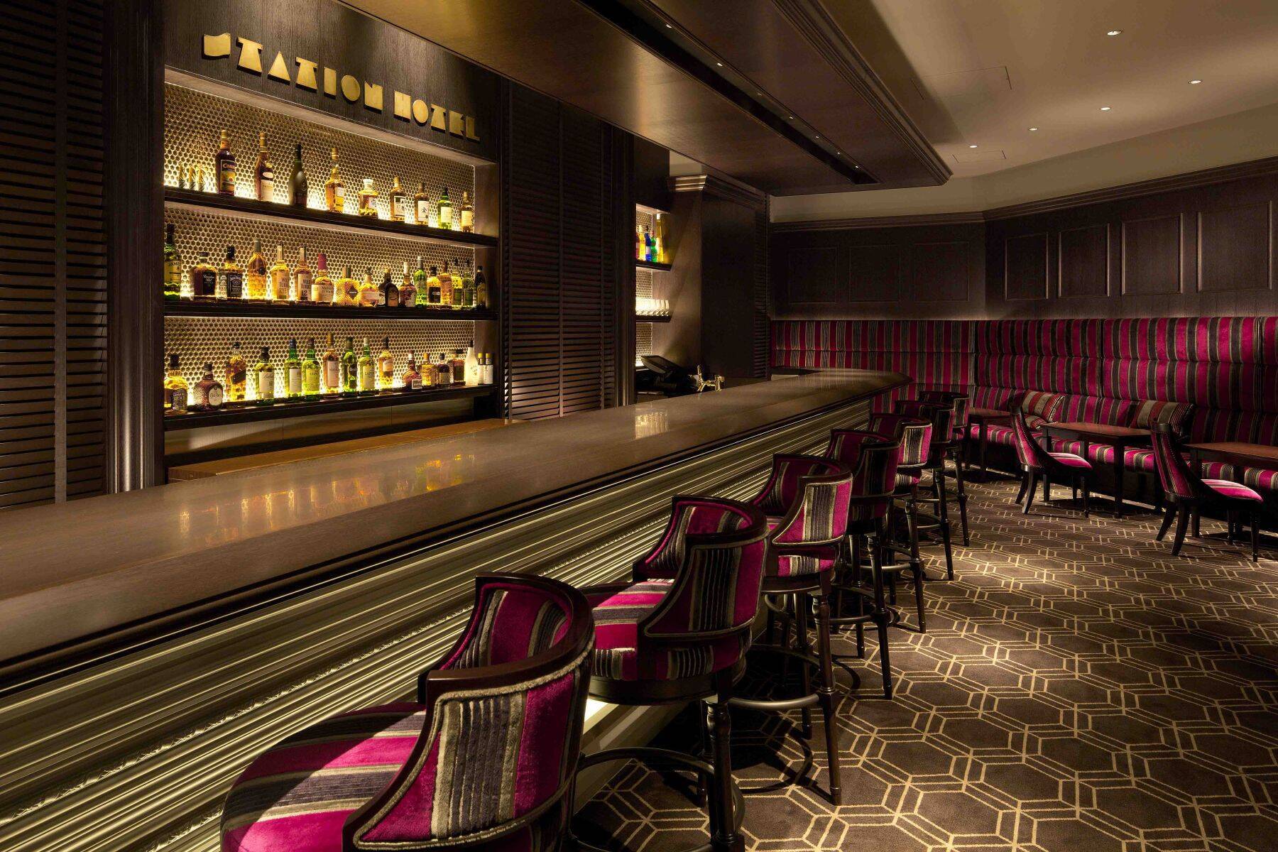 宿泊しながらゆったり優雅なひととき人気のアフタヌーンティーは特別感のある〈リバティ〉ルームで！