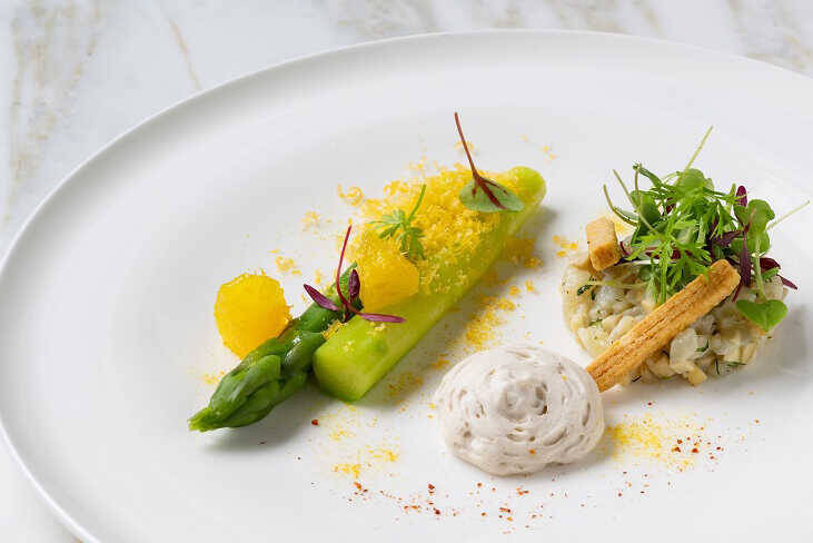 はまだふくこの発見！ 料理とお酒のベストマッチング！舞台やアートな空間が好きな彼女なら、きっと喜ぶフレンチコース！