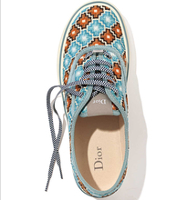 Catch the Wave！スニーカーに求めるのは、柄のもたらす個性と履き心地のよさ！