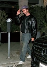 セレブのお気に入りブランドの正体！【パトリック・シュワルツェネッガー】の愛用ブランドは、〈プラダ〉のスニーカー