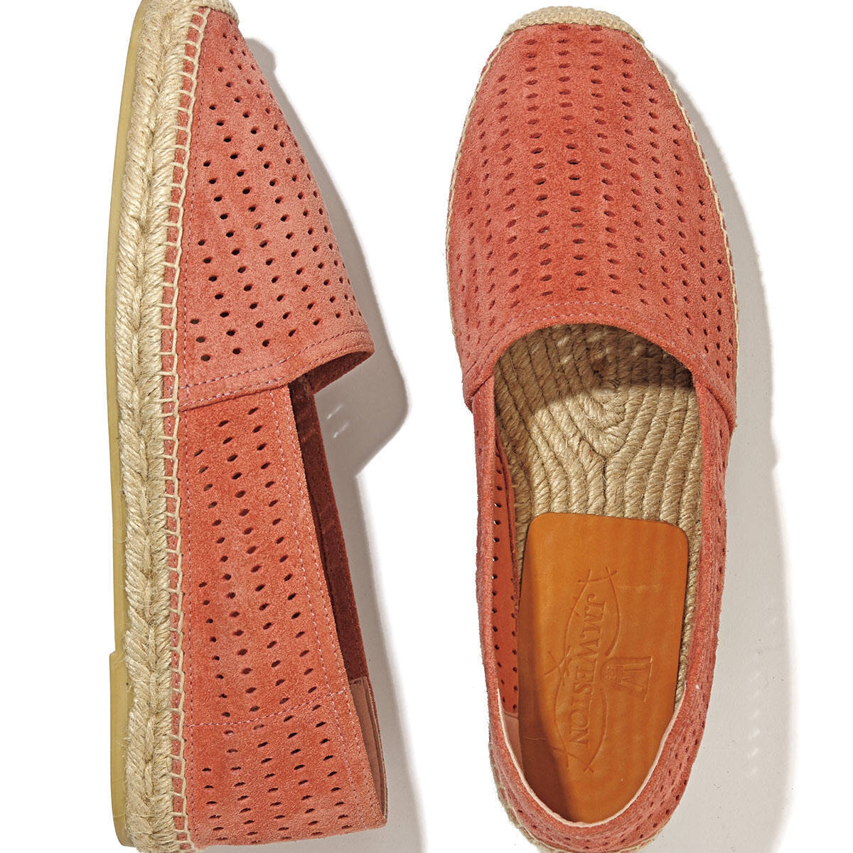 西海岸流のジャケット着こなしは足元だってゆるくてOK！