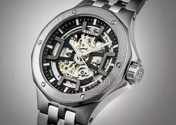 FOCUS ON 今月注目したいモノ・コト！“引き締まった”ケースに魅力を満載したダイバーズ！　