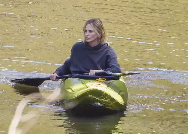 【ネットフリックス】シャーリーズ・セロンが殺人鬼に追い詰められる新作予告編が解禁に！