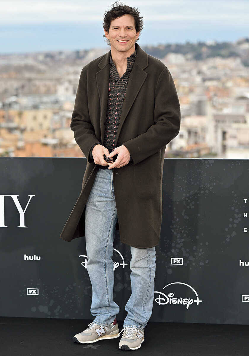 セレブのお洒落スニーカーを探せ！セレブが愛用する〈ニューバランス〉7選！