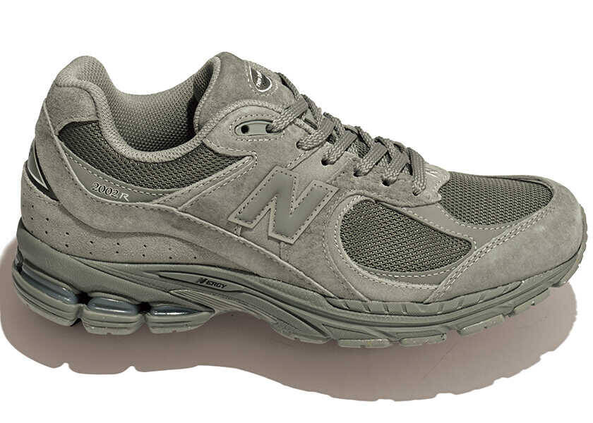 セレブのお洒落スニーカーを探せ！セレブが愛用する〈ニューバランス〉7選！