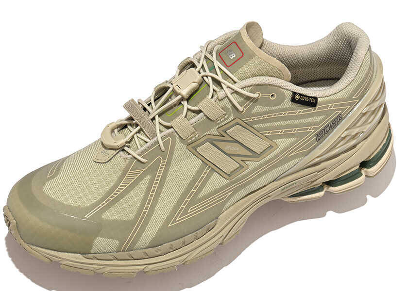 セレブのお洒落スニーカーを探せ！セレブが愛用する〈ニューバランス〉7選！