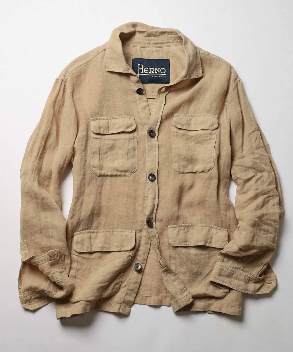 Tシャツやポロシャツ1枚では心もとない場面でも心配なし！今、大人の男が買うべきはリネンの羽織りもの！