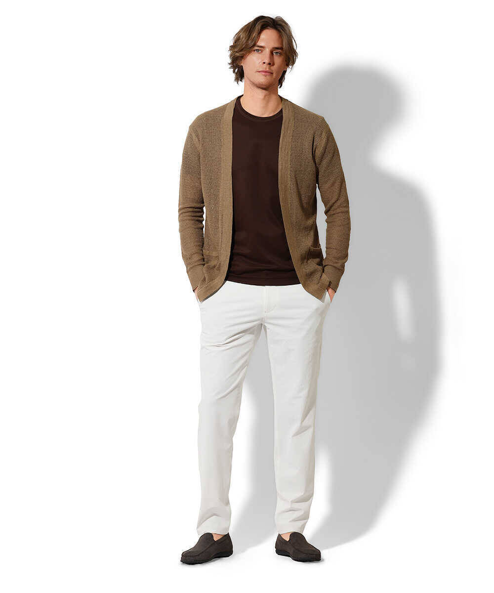 Tシャツやポロシャツ1枚では心もとない場面でも心配なし！今、大人の男が買うべきはリネンの羽織りもの！