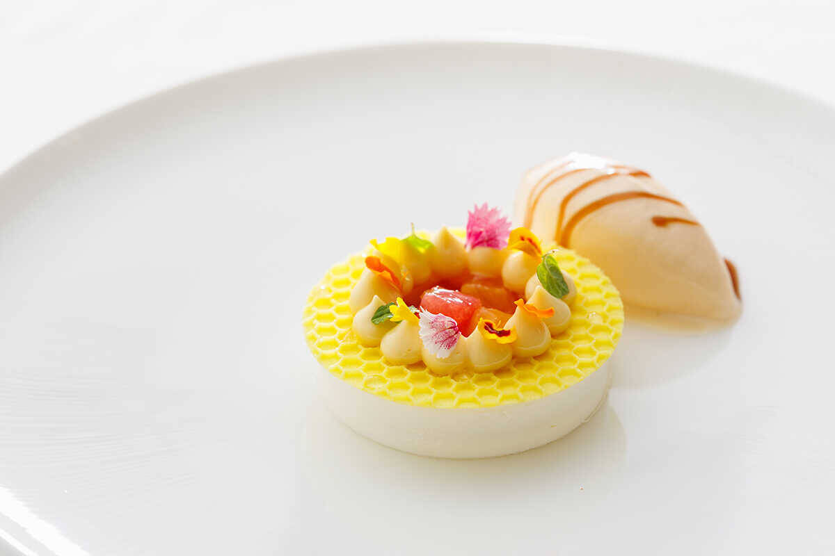 グルメジャーナリスト東龍のホテルグルメで“口福”体験！本場で認められたレジェンドの、人生で１度は食べたい仏料理