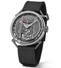 【限定19本】〈ショパール〉の新作はクルマの構造美を宿した超軽量ウォッチ！