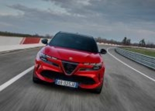 話題のクルマを品定め！“アルファ”らしい芸当が満載！〈アルファ ロメオ〉ジュニア