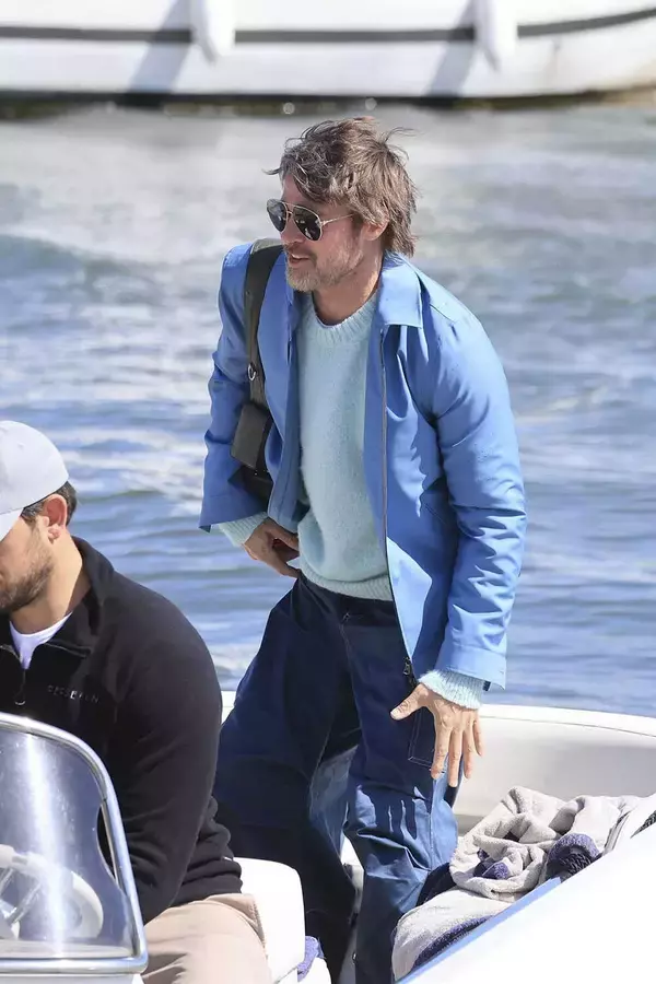 【海外セレブ／ブラッド・ピット】青のワントーンコーデが超絶オシャレ！