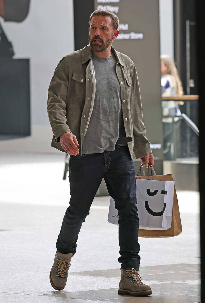 【年末年始まとめ記事】海外セレブ35人の参考になるアウターコーデ