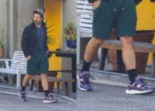 海外セレブはどんな〈ニューバランス〉を履いている？28足【スニーカーまとめ】