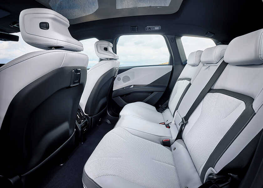 話題のクルマを品定め！楽しみでしかない！　〈ビー・エム・ダブリュー〉iX3