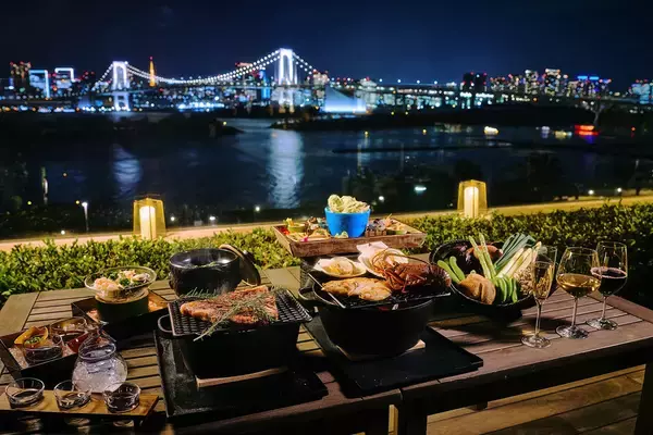 世界最大級の噴水"東京アクアシンフォニー"を眺めながらホテルのテラス席で限定炭火焼きを味わってみたくない？
