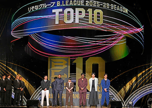 今年も『Safari』が“Bリーグアワードショー2025-26”に登場した選手たちをプロデュース！“Bリーグアワードショー2025-26”、シーズン最高の瞬間を 華やかな衣装で演出！