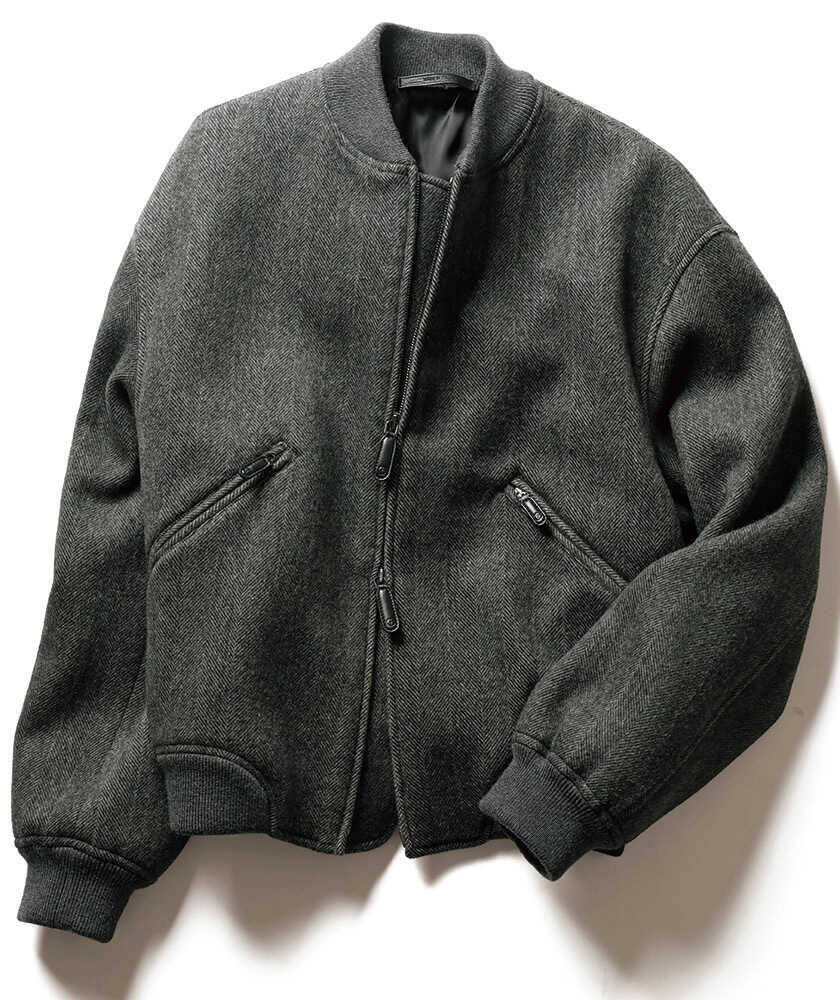 セレブのお気に入りブランドの正体！【エイドリアン・ブロディ】の愛用ブランドは、〈ジョルジオ アルマーニ〉のジップジャケット！