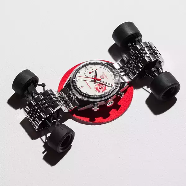 チーム イクザワ＆バンフォード ウォッチ デパートメントとタッグを組み〈タグ・ホイヤー〉がモータースポーツのデザインコードを持つ限定時計を発売
