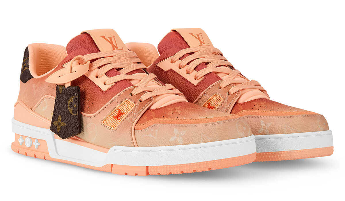 大人は最高にお洒落なスニーカー選びを！　〈ルイ・ヴィトン〉の新作スニーカーは、着こなしに大人インパクトを！