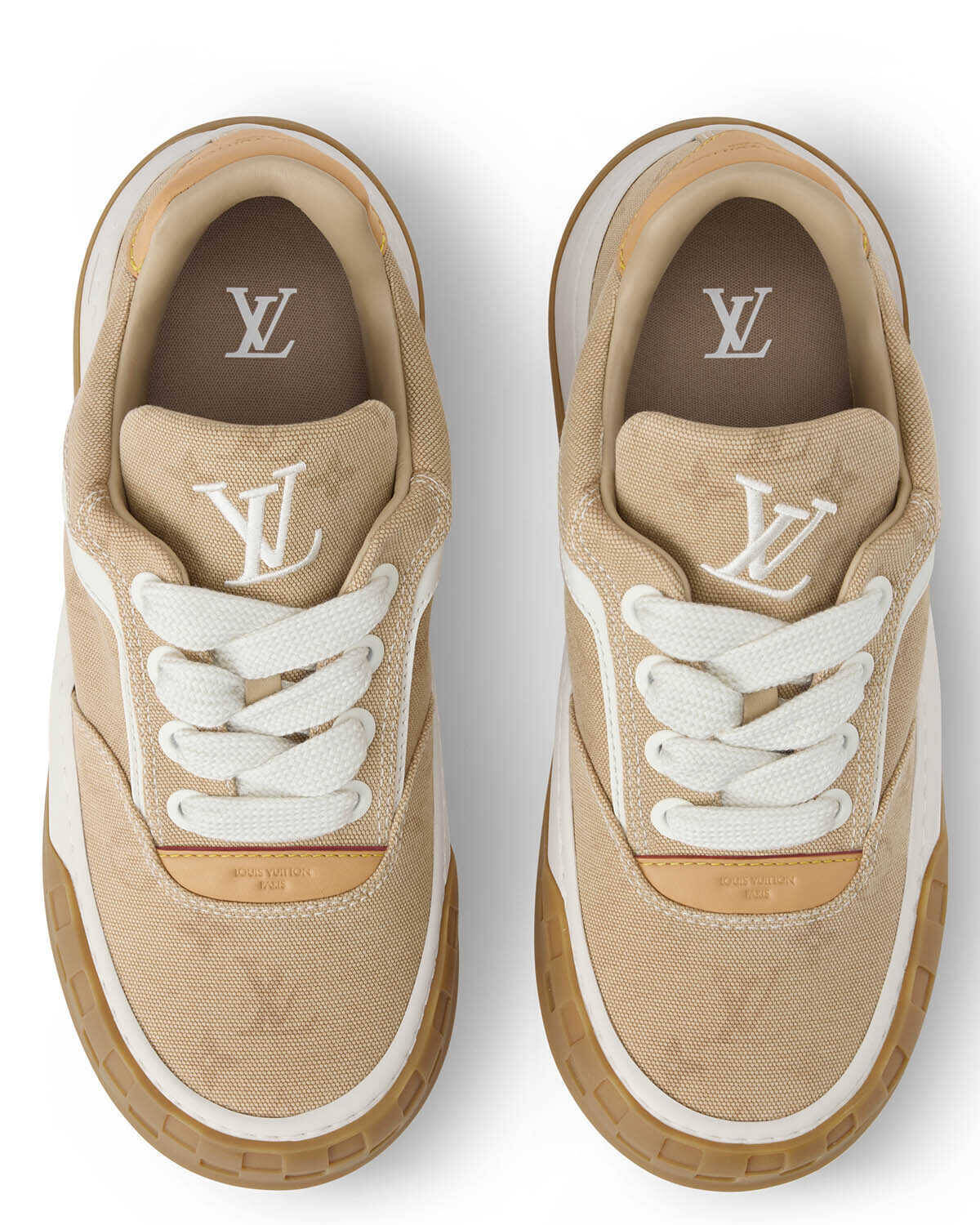 大人は最高にお洒落なスニーカー選びを！　〈ルイ・ヴィトン〉の新作スニーカーは、着こなしに大人インパクトを！