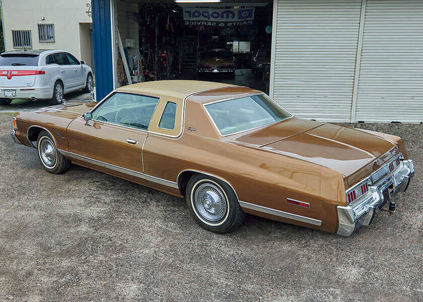 IKURA’S American Automobile’70年代セダンらしい迫力のフルサイズ！　〈1976年式〉ダッジ ロイヤル モナコ ブロアム