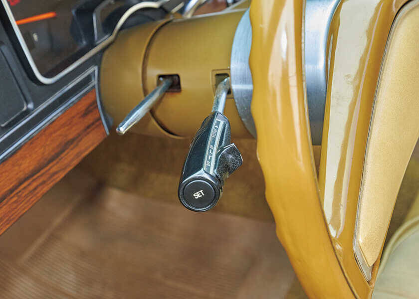 IKURA’S American Automobile’70年代セダンらしい迫力のフルサイズ！　〈1976年式〉ダッジ ロイヤル モナコ ブロアム