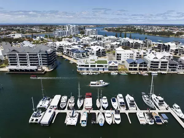 海の恵みと大地の神秘を巡る！ 西オーストラリア州の美食クルーズ＆絶景の奇岩群を満喫