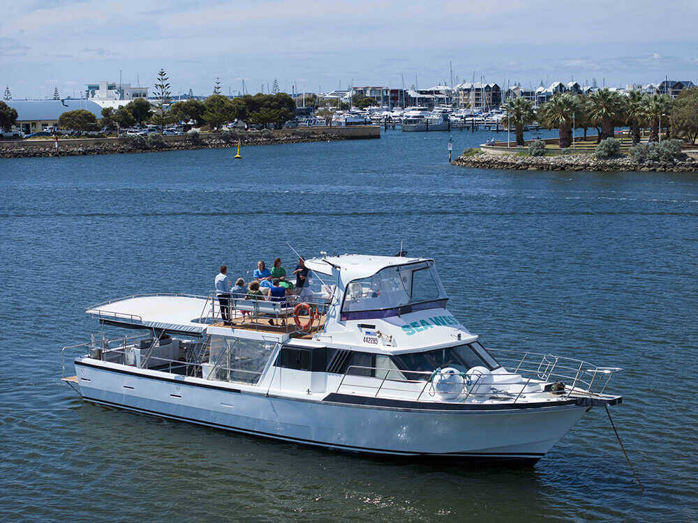海の恵みと大地の神秘を巡る！ 西オーストラリア州の美食クルーズ＆絶景の奇岩群を満喫