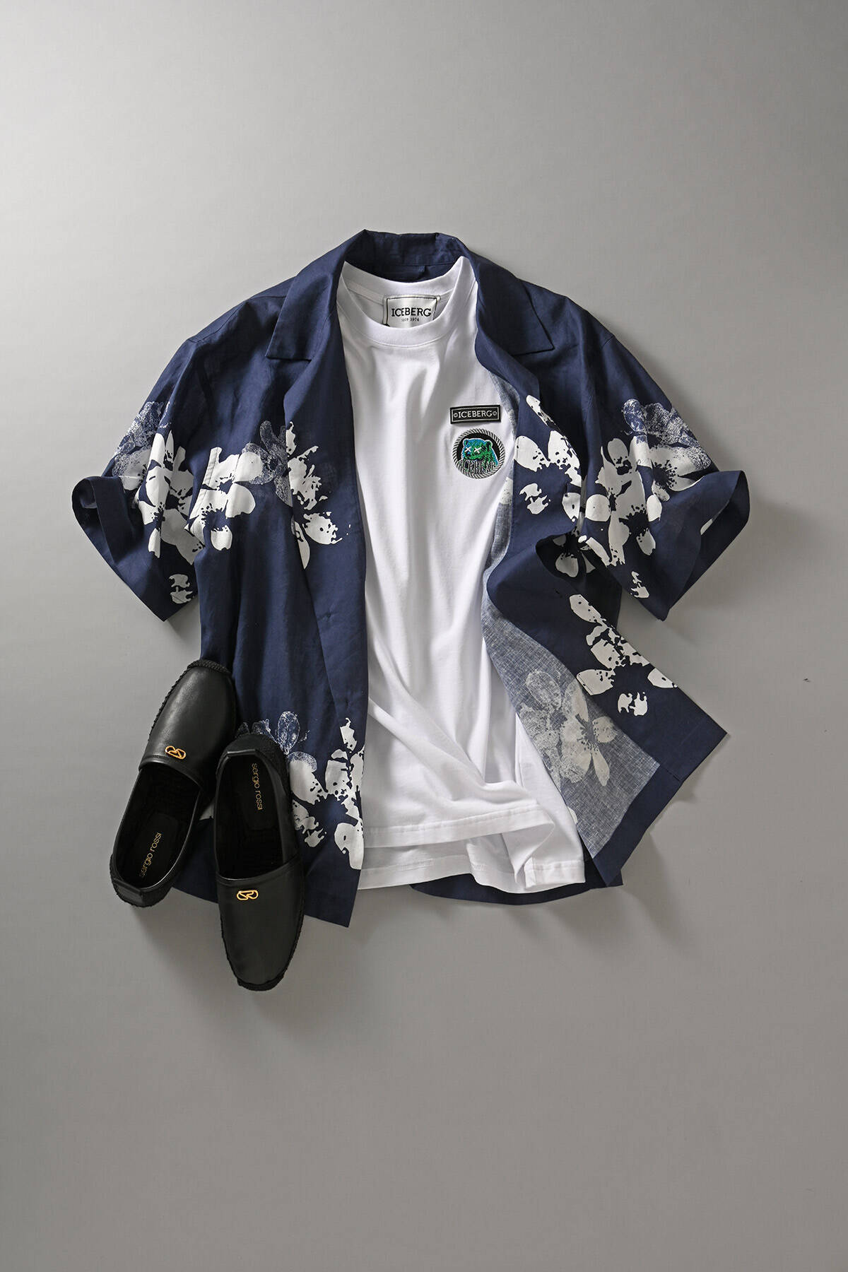 夏着こなしがだらしなく見えないポイントはコレ！Tシャツをオープンカラーシャツに合わせる【Part1】