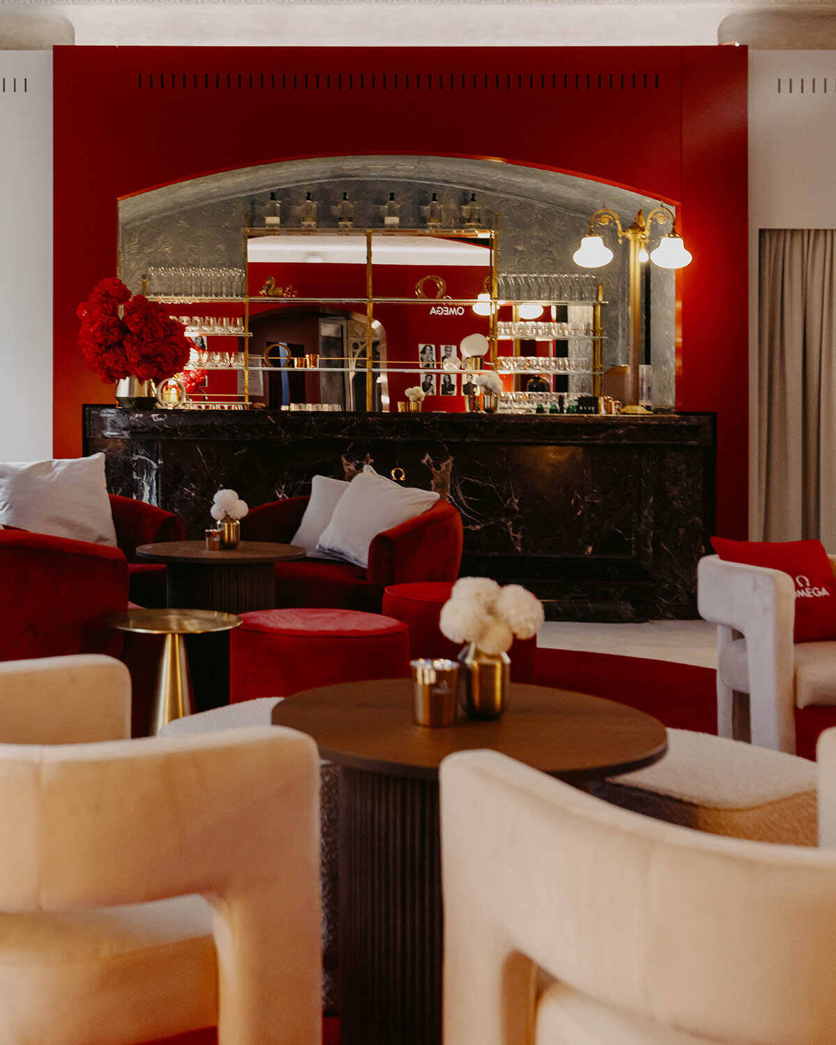 ミラノ・コルティナ冬季オリンピックの期間中に突如、出現！ジョージ・クルーニーも訪れた、オメガハウスって知っている？