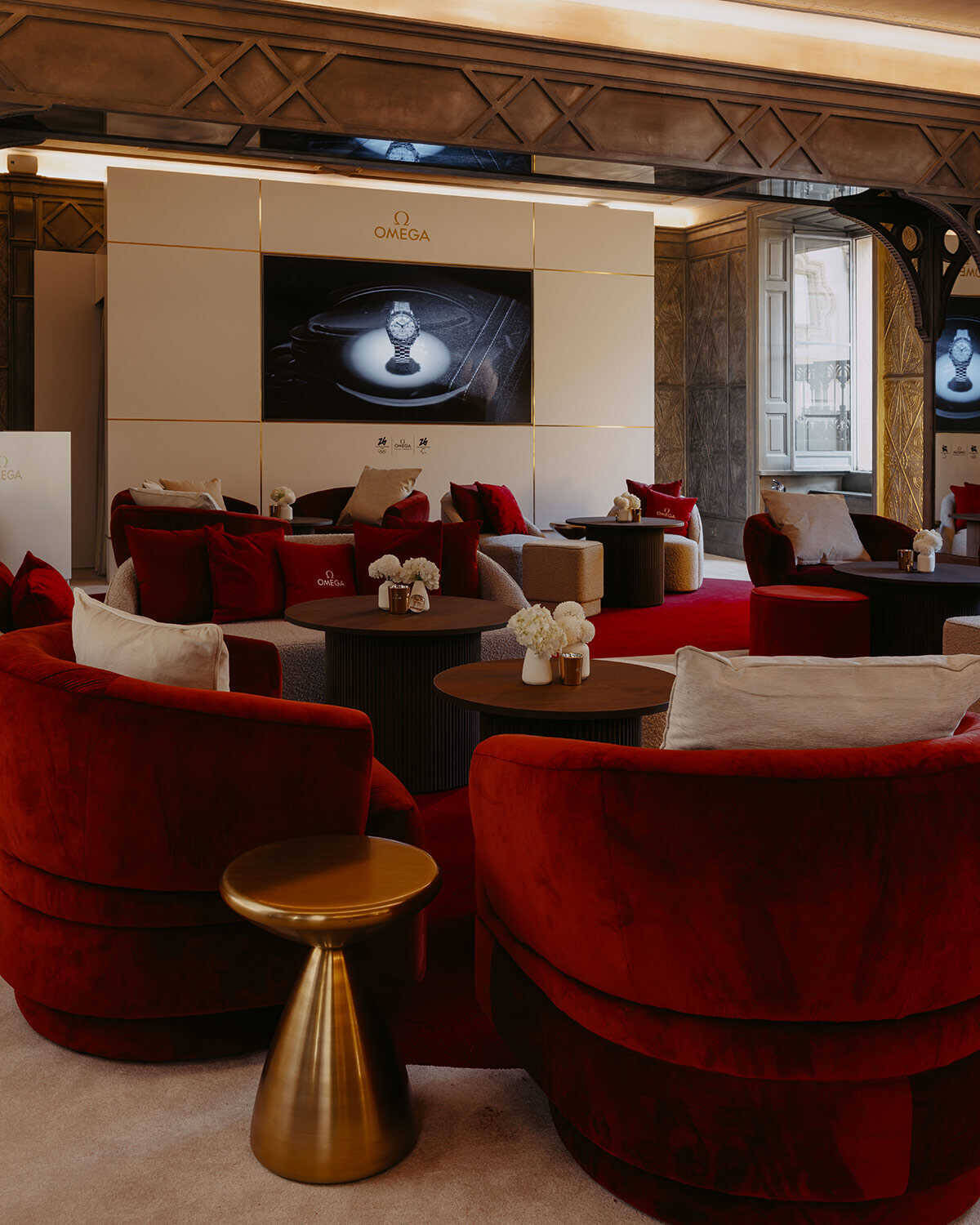 ミラノ・コルティナ冬季オリンピックの期間中に突如、出現！ジョージ・クルーニーも訪れた、オメガハウスって知っている？