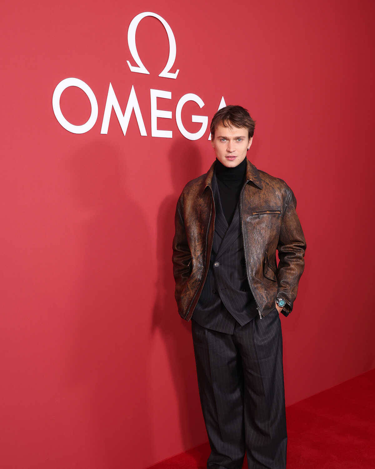 ミラノ・コルティナ冬季オリンピックの期間中に突如、出現！ジョージ・クルーニーも訪れた、オメガハウスって知っている？