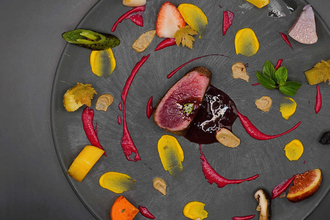 アレが食べたいからこの店へ！感性溢れるお料理とアートを融合させたセンスに驚く！