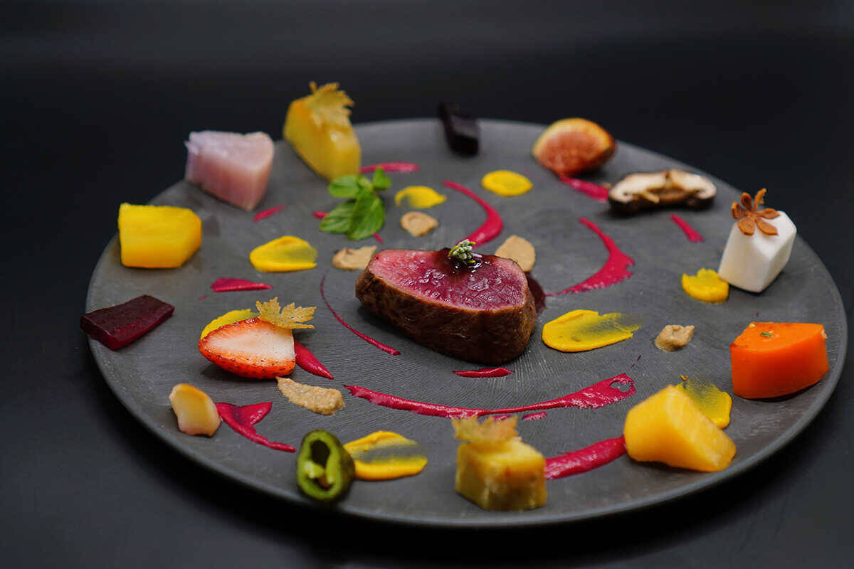 アレが食べたいからこの店へ！感性溢れるお料理とアートを融合させたセンスに驚く！