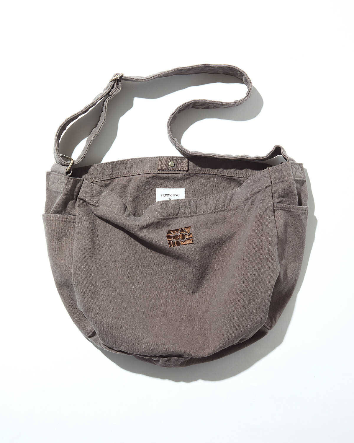 あのトランクホテルが〈ノンネイティブ〉とコラボしたファッションアイテムを数量限定で展開！