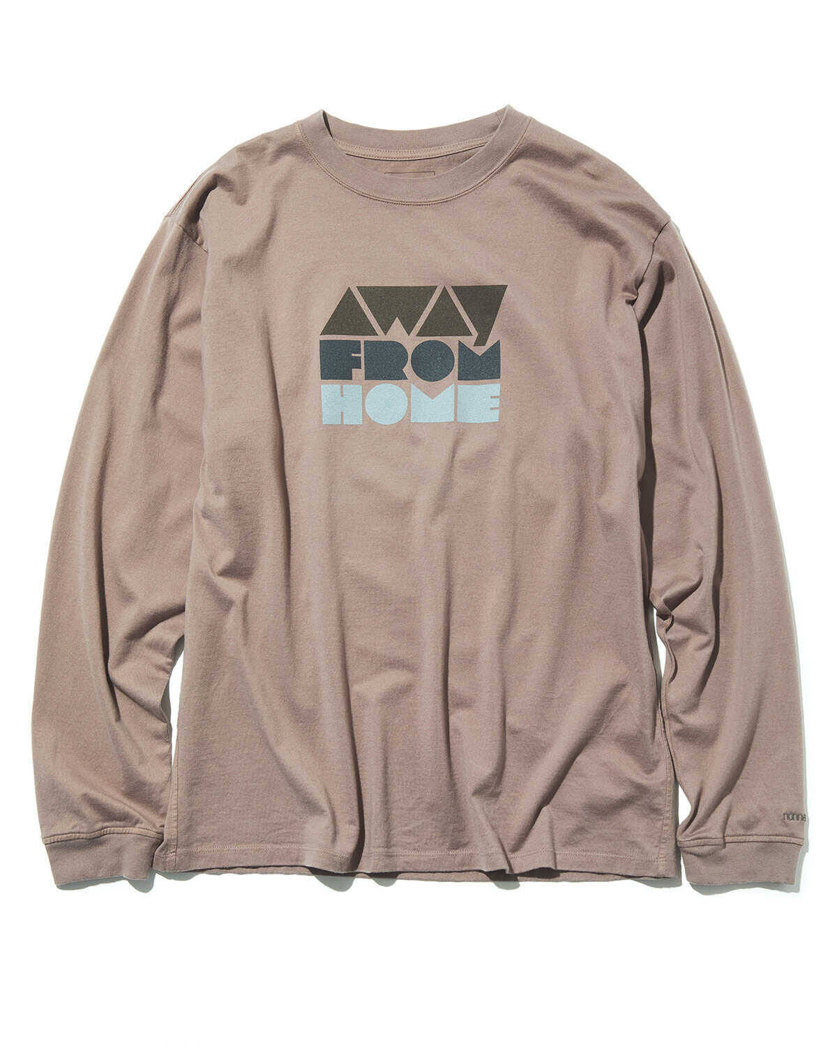 あのトランクホテルが〈ノンネイティブ〉とコラボしたファッションアイテムを数量限定で展開！