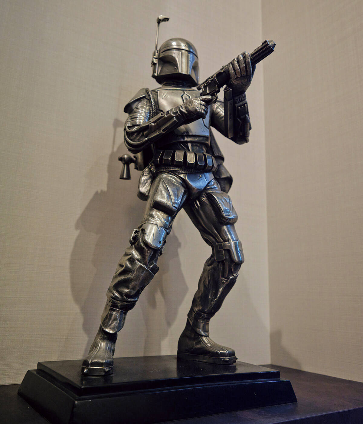 『スター・ウォーズ』の旧３部作に登場する、ミステリアスな孤高の賞金稼ぎボバ・フェットのグッズをコレクション！　【前編】