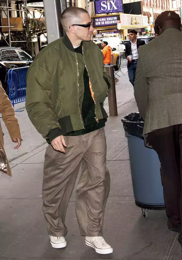 【年末年始まとめ配信】セレブ愛用のスニーカーとは？　稀代の名作〈コンバース〉をどう履きこなす？