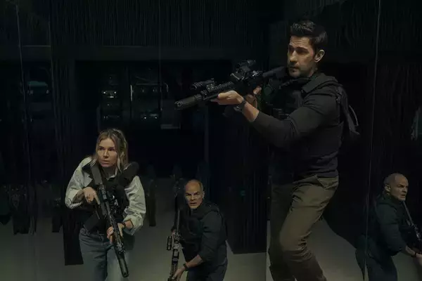 今週末は、この映画に胸アツ！『トム・クランシー／CIA分析官 ジャック・ライアン 灰色の正義』スパイ映画の醍醐味が味わえる！