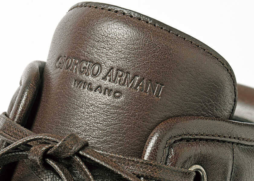 Catch the Wave！曲線を描くステッチが洗練された足元を作る！　〈ジョルジオ アルマーニ〉のブーツ