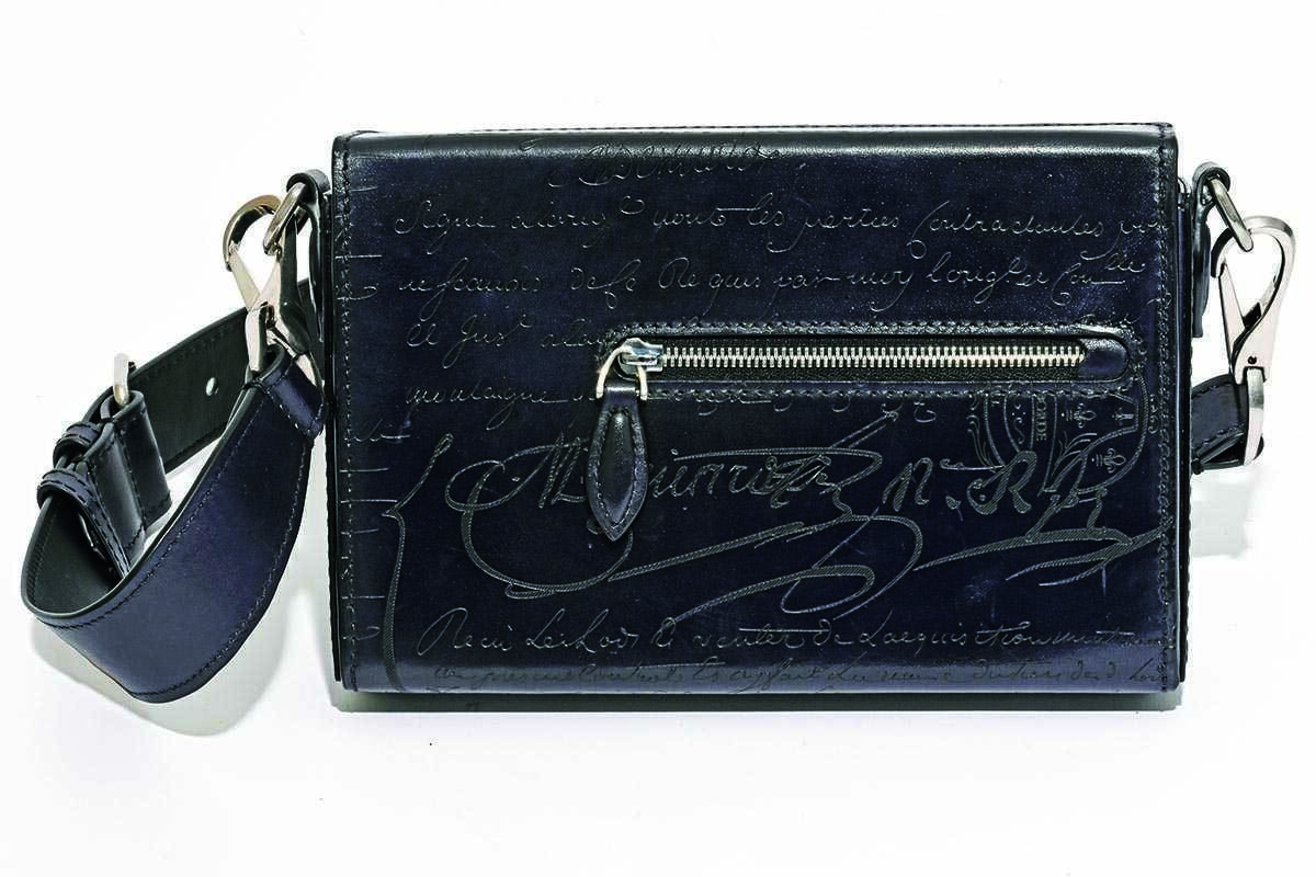 Catch the Wave！このバッグ、手ぶらがよければポケットにしまえばいい！