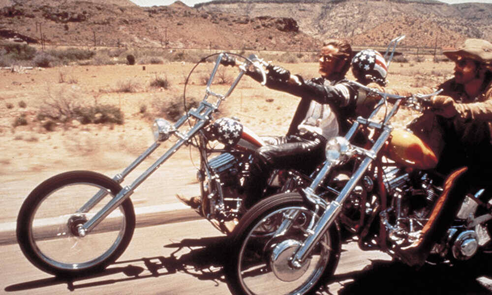 ライダーだけでなく乗らない人もスカッとするバイク映画５選！《再配信》