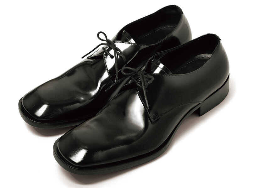 セレブのお気に入りブランドの正体！【チャーリー・ヒートン】愛用ブランドは、〈サンローラン〉のレザーシューズ！