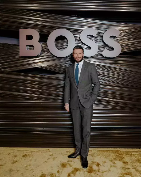 世の中にまだ未発表のウエアを着こなしてデビッド・ベッカムがミラノに登場！