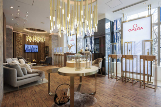 〈オメガ〉六本木ヒルズにシャレー登場！ 冬季五輪を感じる特別空間に魅了される！