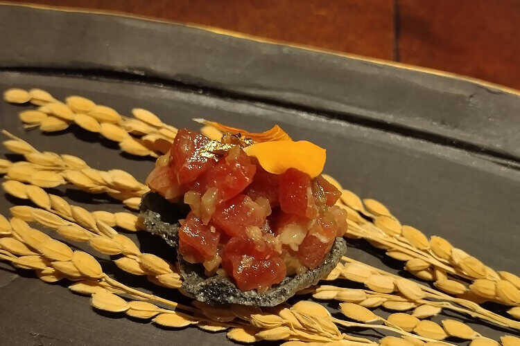 はまだふくこの発見！ 料理とお酒のベストマッチング！丁寧で絶妙な職人技を楽しみながら、極上の鉄板焼きと寿司を堪能！