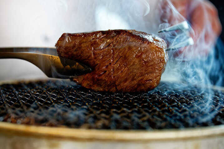 はまだふくこの発見！ 料理とお酒のベストマッチング！丁寧で絶妙な職人技を楽しみながら、極上の鉄板焼きと寿司を堪能！