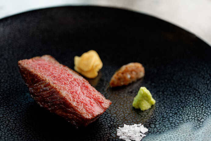 はまだふくこの発見！ 料理とお酒のベストマッチング！丁寧で絶妙な職人技を楽しみながら、極上の鉄板焼きと寿司を堪能！